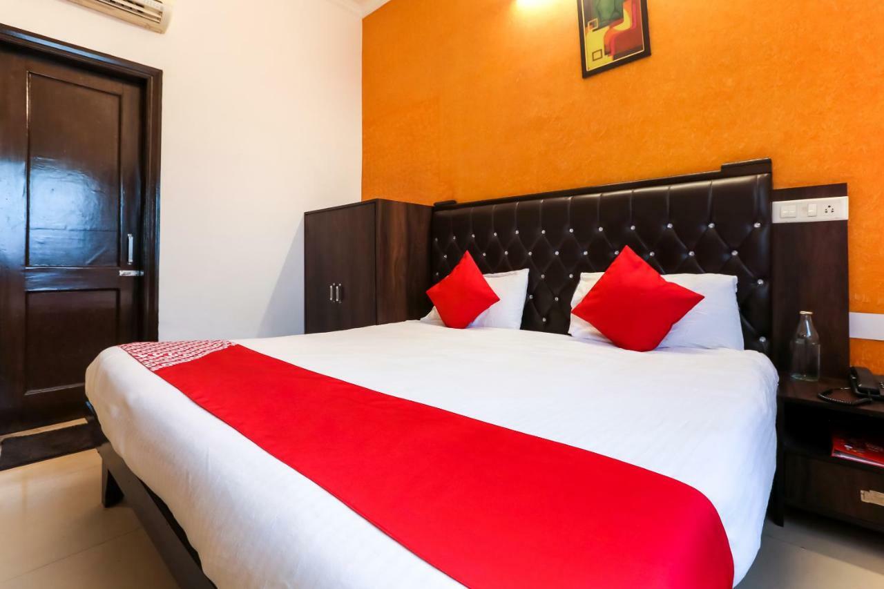 Oyo Flagship 37488 Hotel R V Regency Amritsar Bagian luar foto