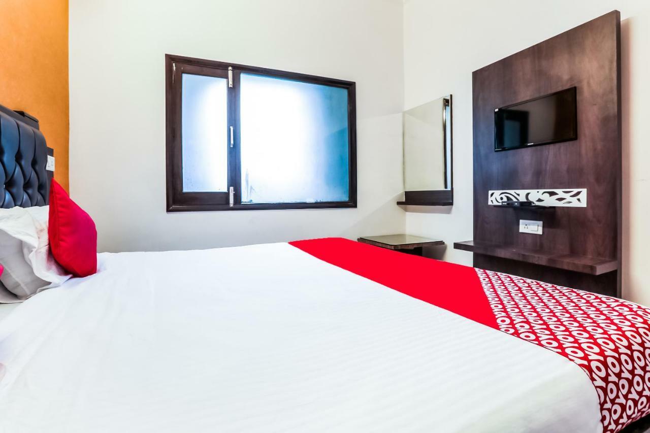 Oyo Flagship 37488 Hotel R V Regency Amritsar Bagian luar foto