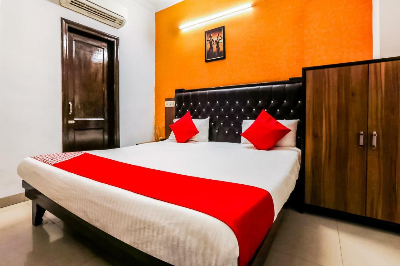 Oyo Flagship 37488 Hotel R V Regency Amritsar Bagian luar foto