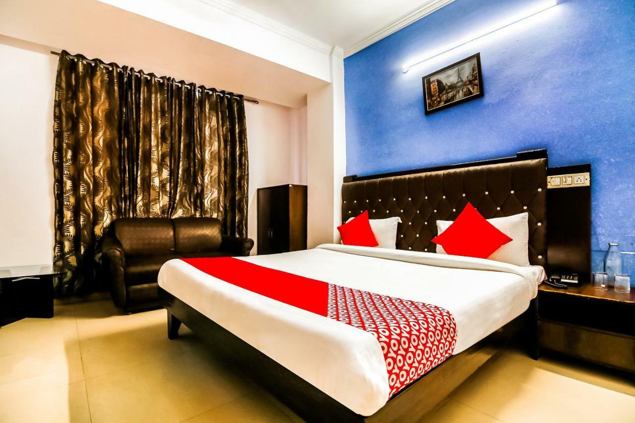 Oyo Flagship 37488 Hotel R V Regency Amritsar Bagian luar foto