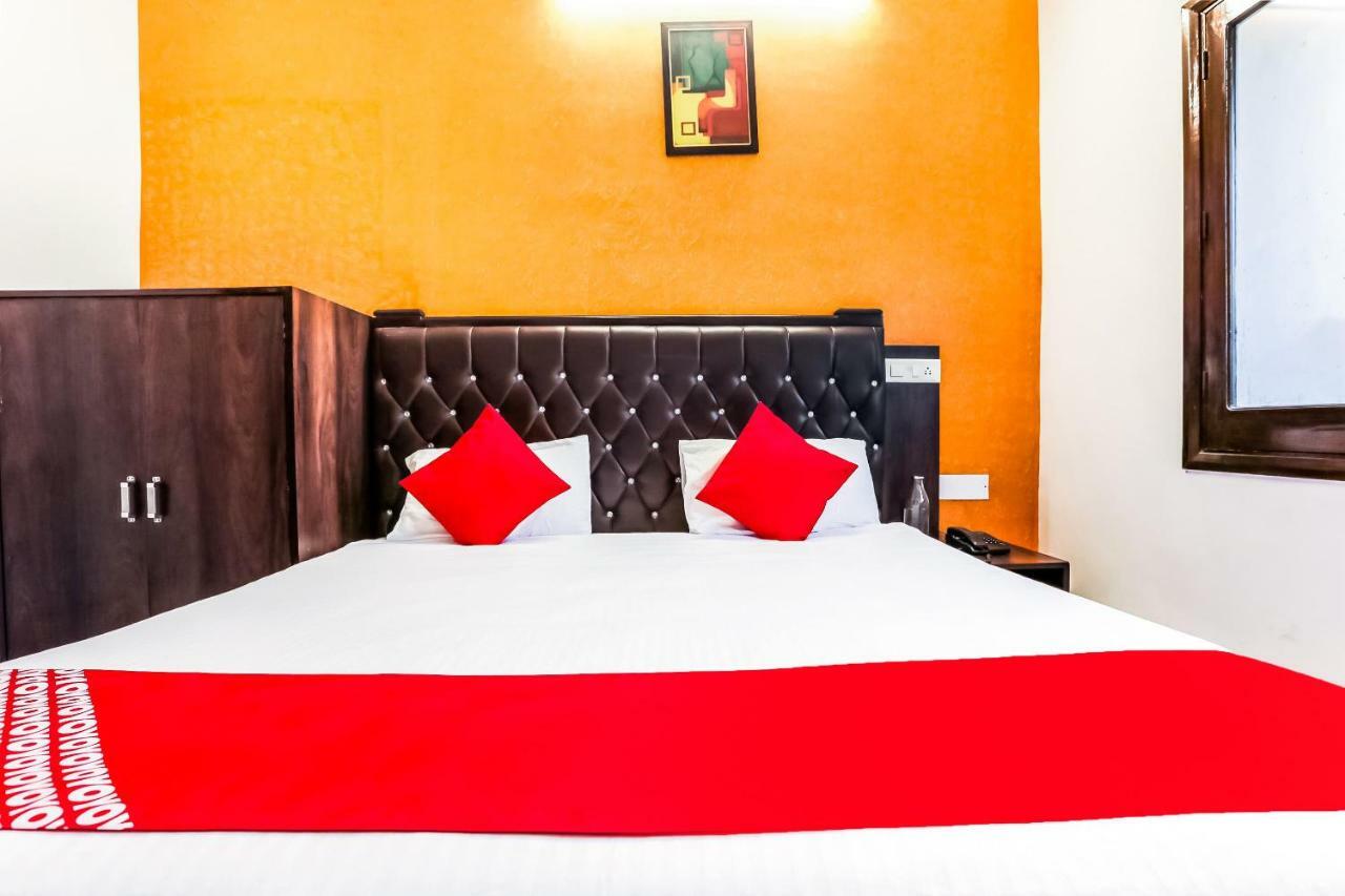 Oyo Flagship 37488 Hotel R V Regency Amritsar Bagian luar foto